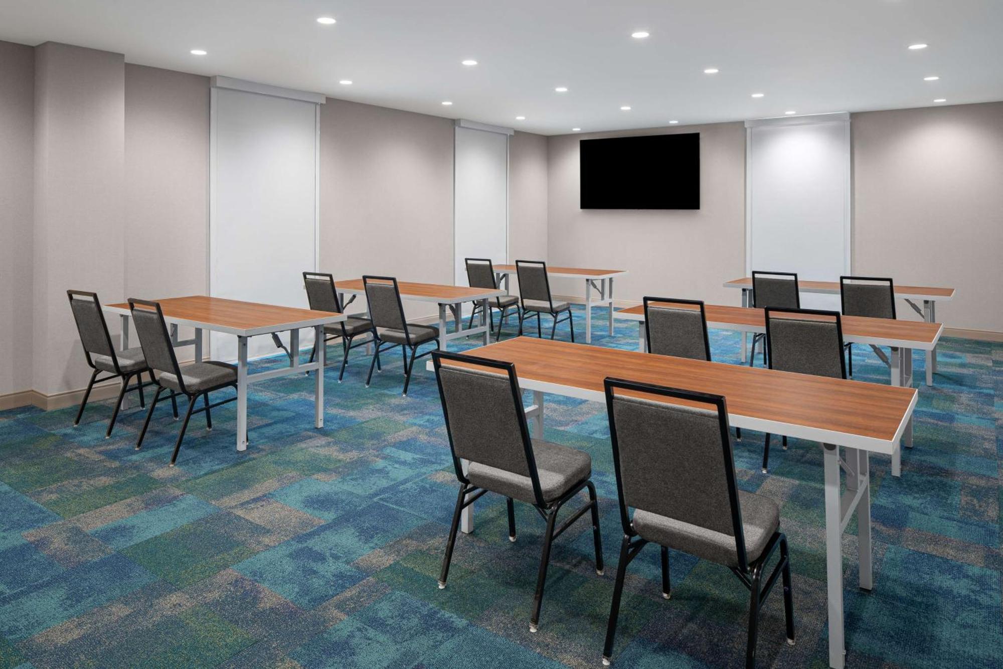 Home2 Suites By Hilton Des Moines At Drake University Eksteriør bilde