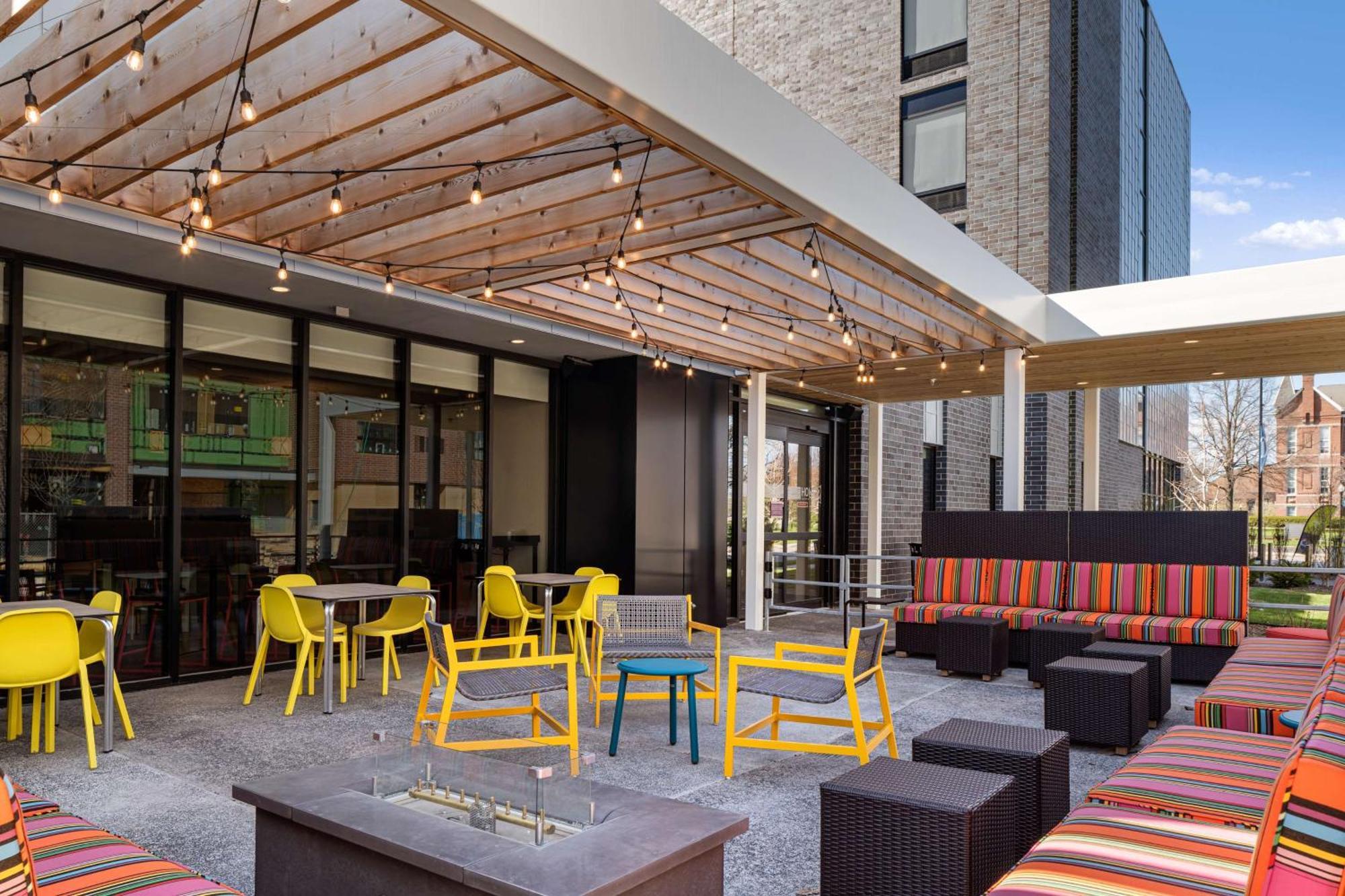 Home2 Suites By Hilton Des Moines At Drake University Eksteriør bilde